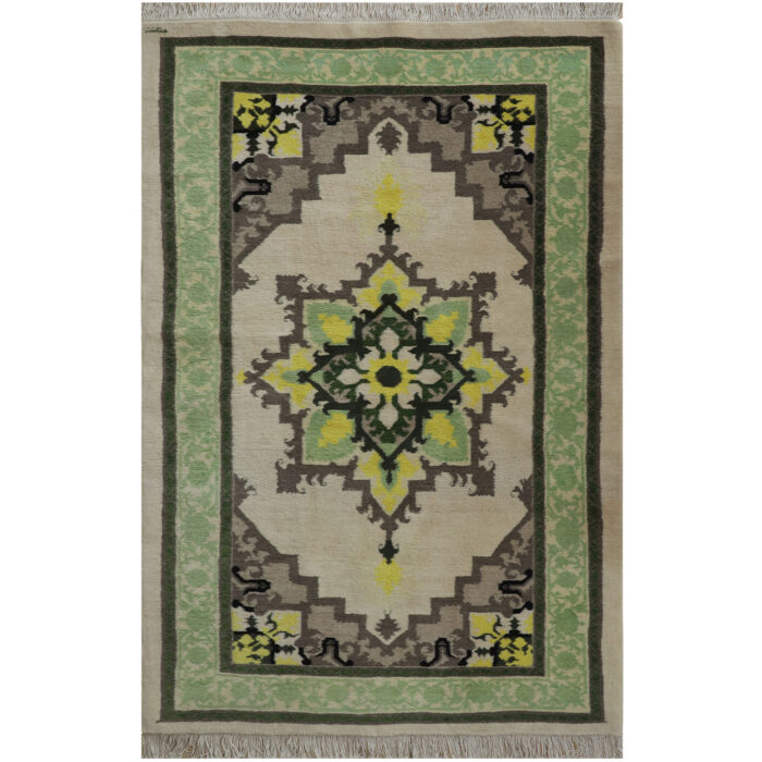 Luxurious 3.5m Hand-Knotted Harris Wool Rug - Modern Map Design